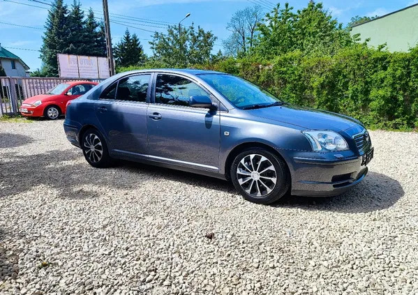 toyota avensis Toyota Avensis cena 12177 przebieg: 252650, rok produkcji 2004 z Radzyń Chełmiński